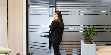 Privacy and Luxury: The Evolution of Hotel Design Through Smart Glass